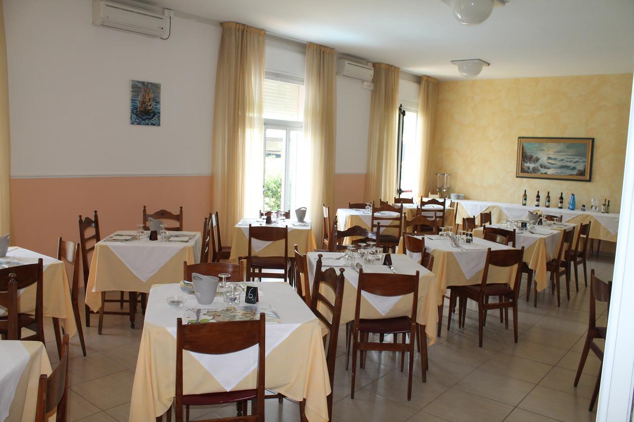 Hotel Ninfea Cervia Exterior photo